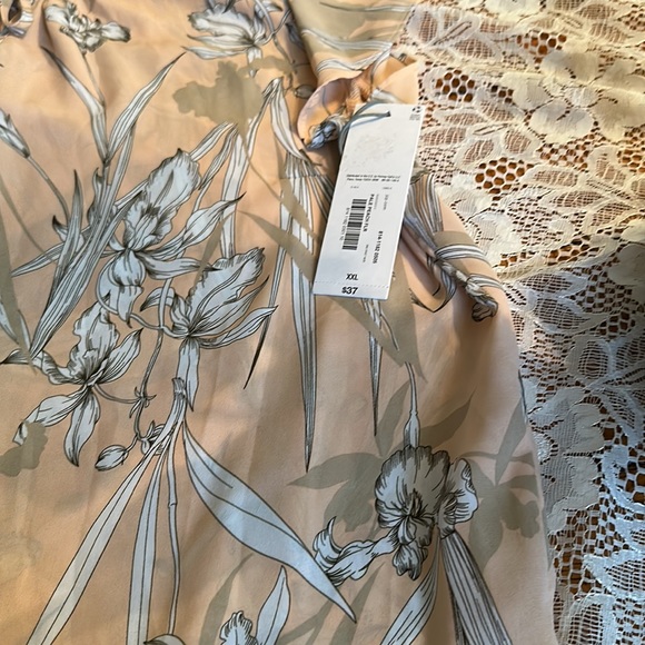 Top ❤️❤️🌹🌹🌹 - Picture 2 of 4